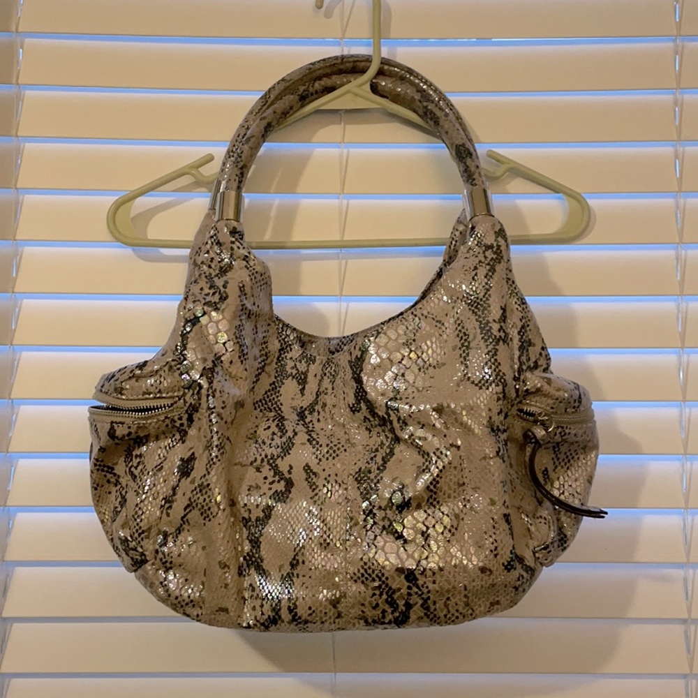 👜
